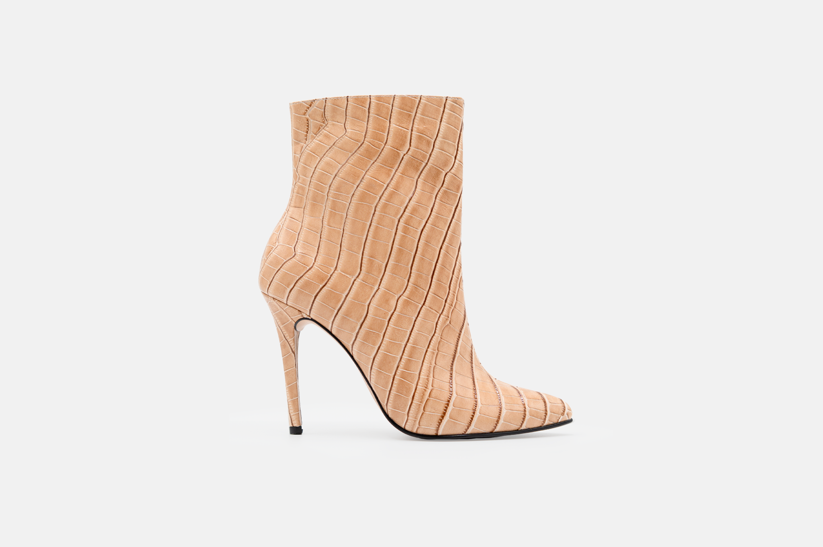 Botín AISHA cuero beige taco alto
