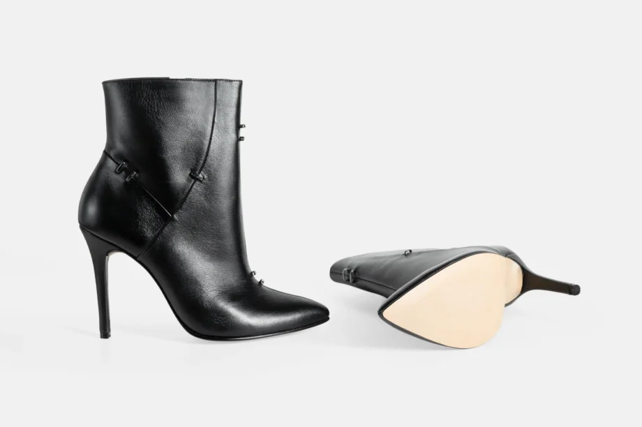 Botin BT-1007 Negro grapas