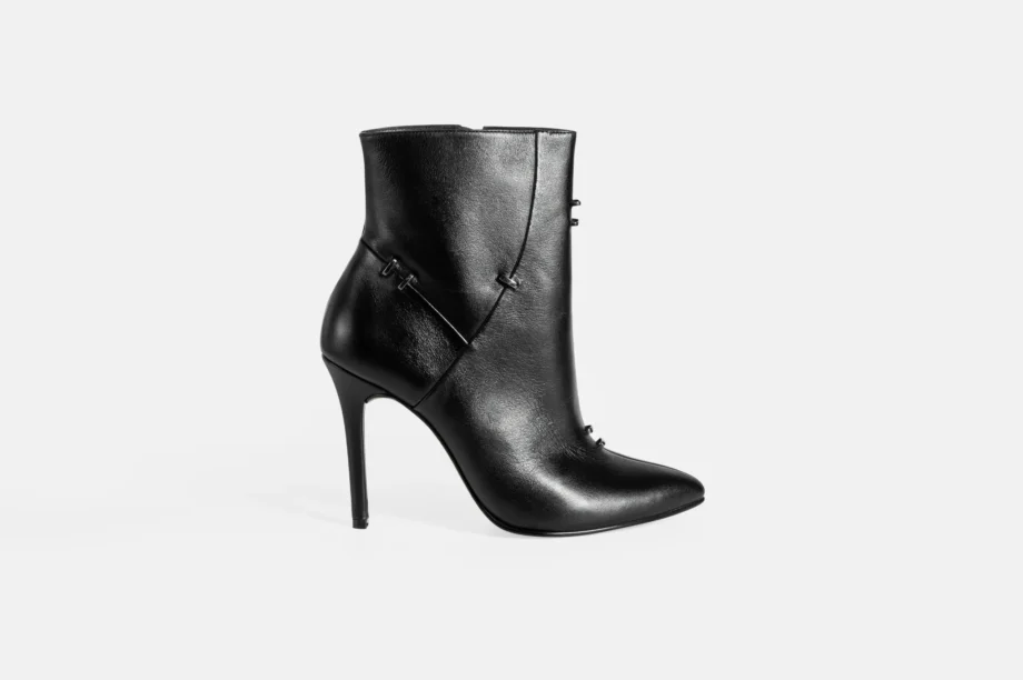 Botin BT-1007 Negro grapas