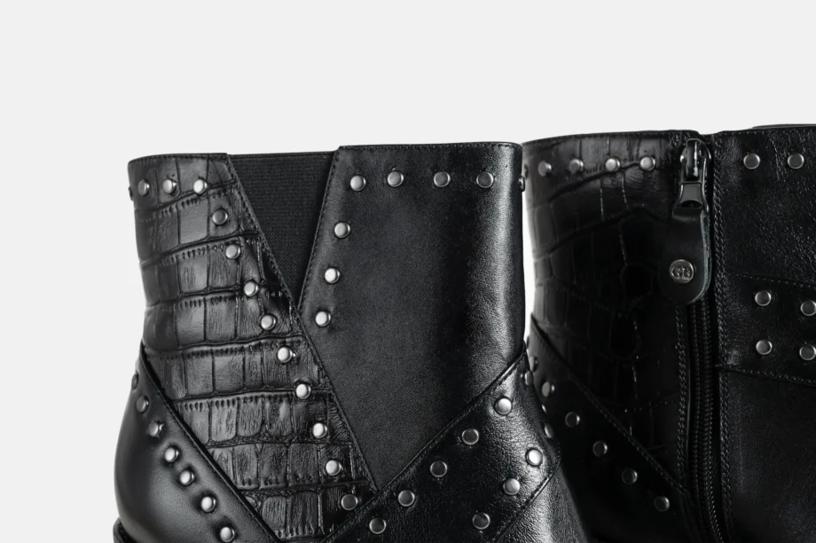 Botin BT-70 TEXANO tachas negro