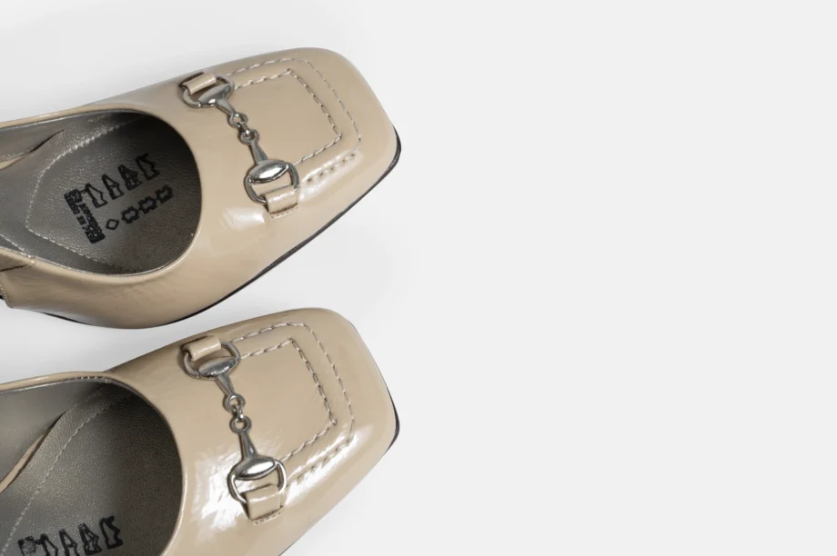 Zapato GB-2061 Beige Charol