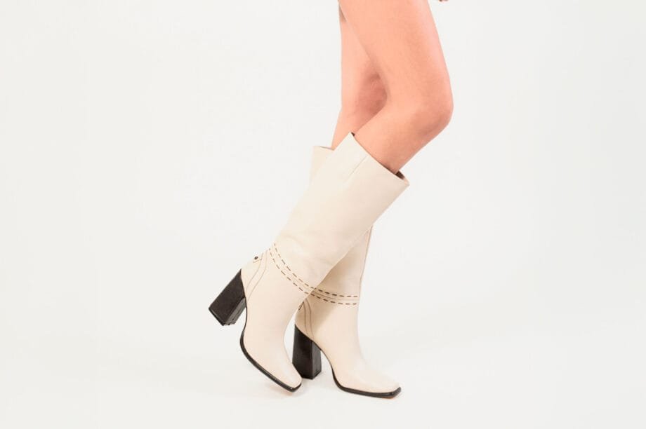 Bota NEWTON Pespunte Beige Sin Peluche