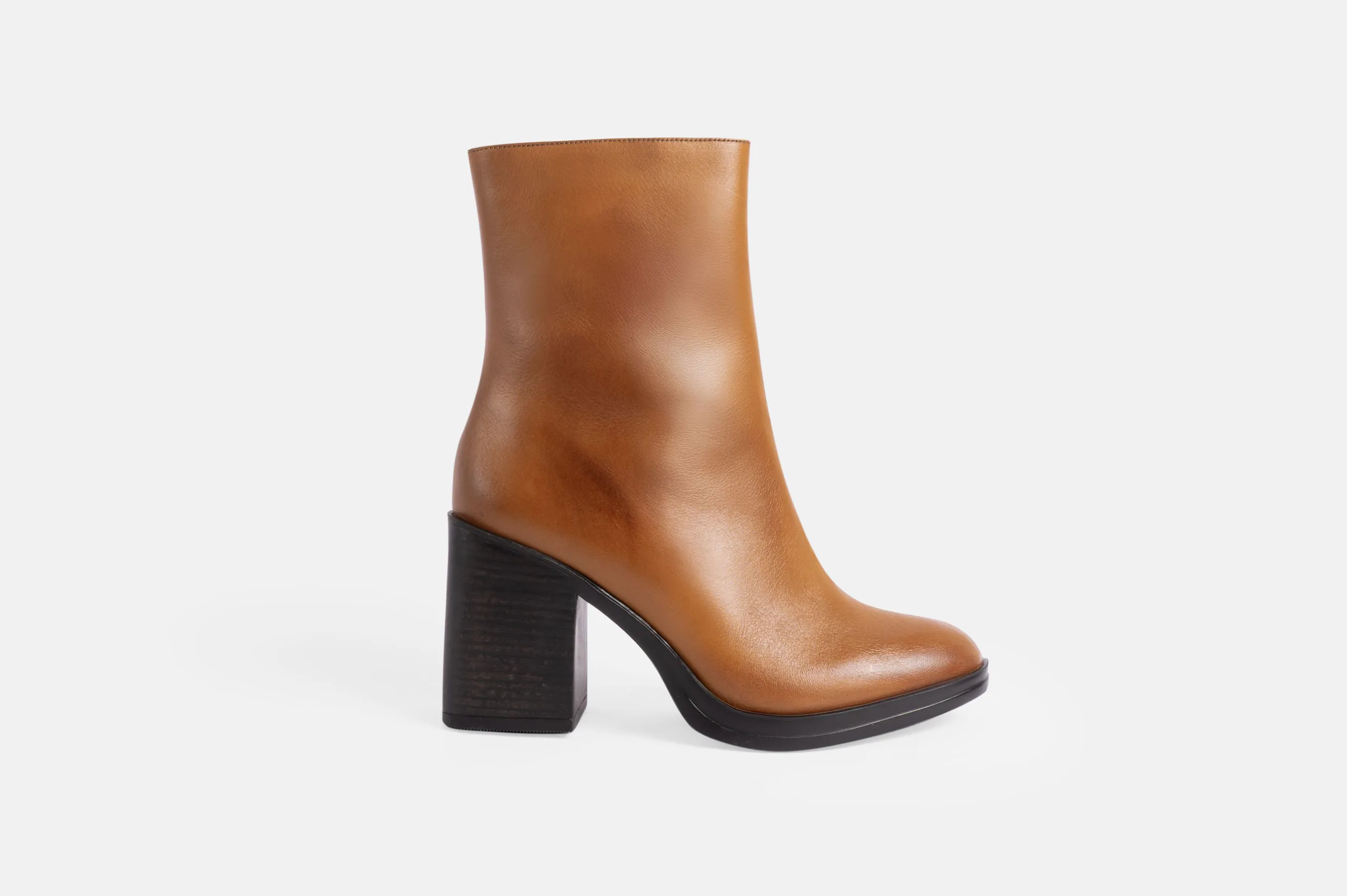 Botin MEDELLIN en cuero napa natural quemado