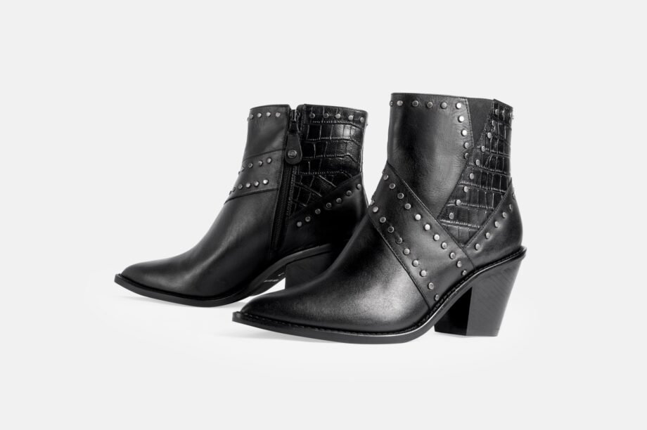 Botin BT-70 TEXANO tachas negro