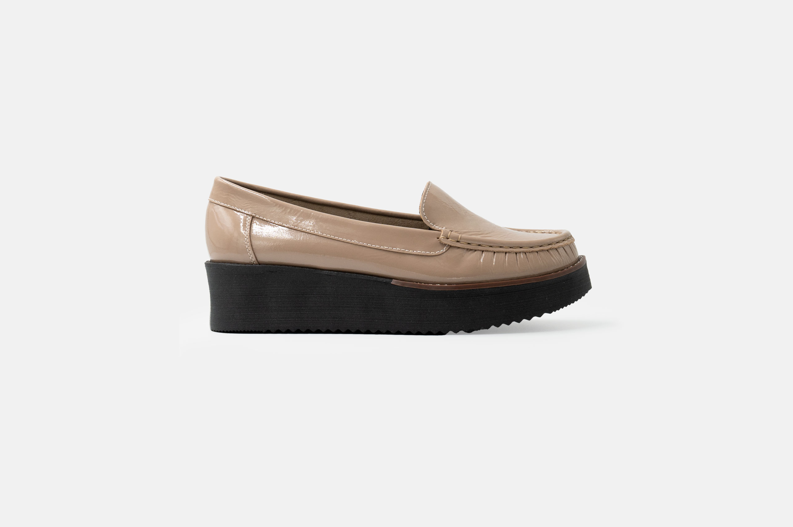 Mocasin MOC-50 cuero charol lavanda